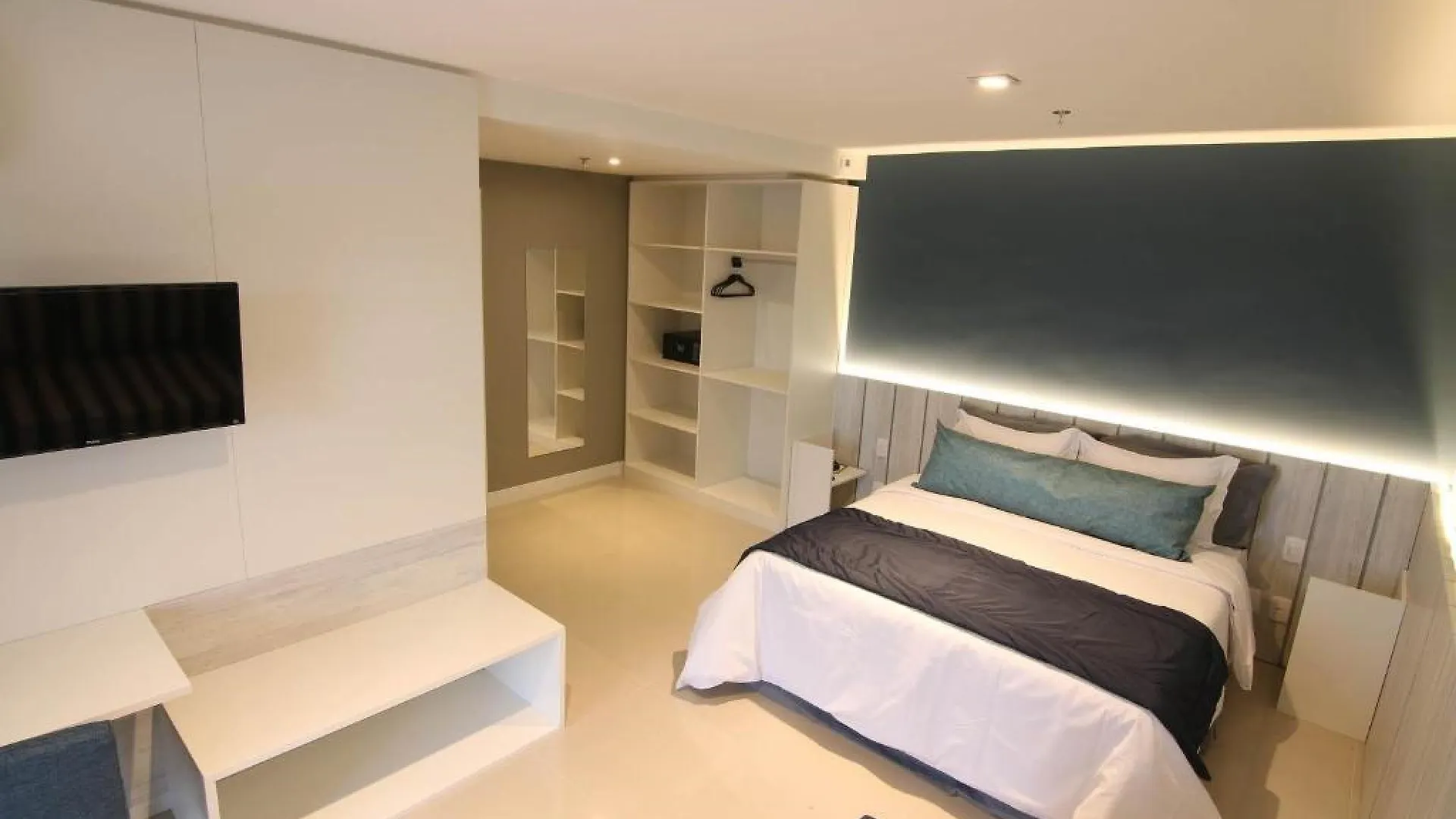 Samba Cabo Frio Hotel 4*,